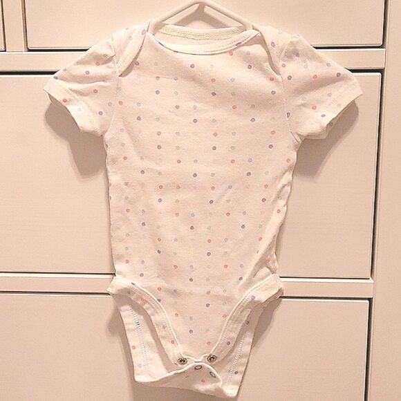 3 for $10! White onesie with polka dots - Picture 1 of 4